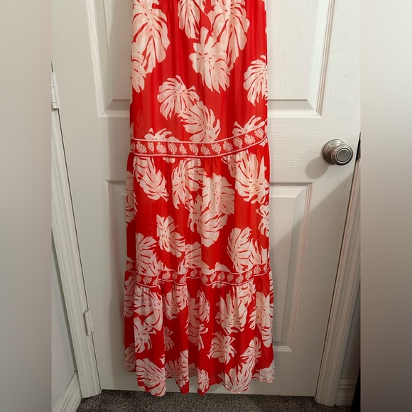 Red Leaf Floral Maxi Dress - Picture 4 of 6